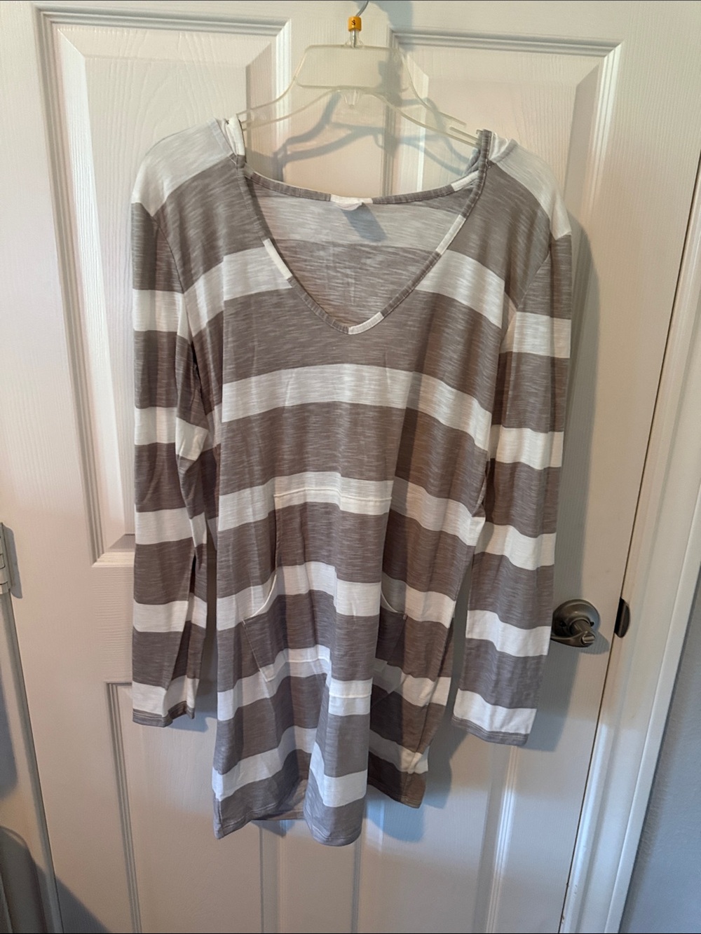 Merona Gray & White Striped V-Neck Long Sleeve Top